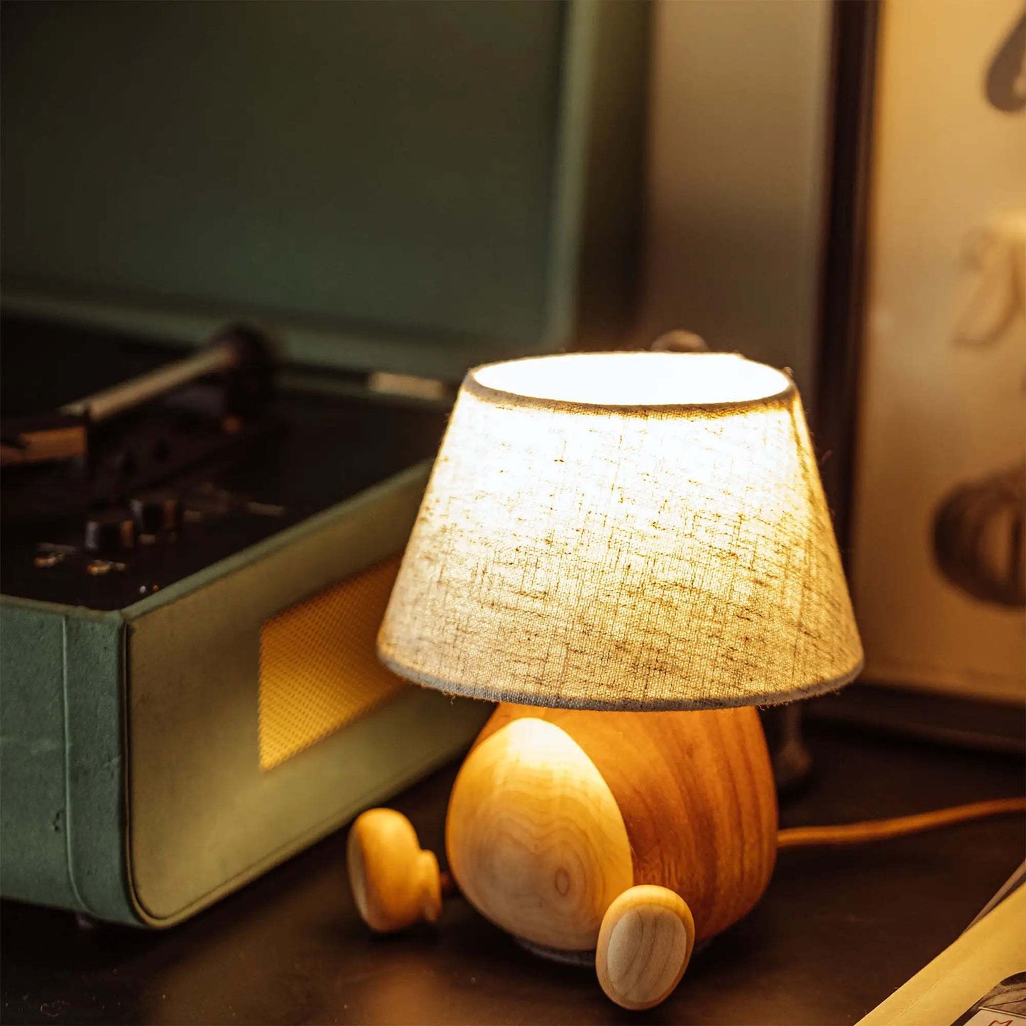 Mr. Cozy Sits Lazily - Nightstand Lamp natutopia