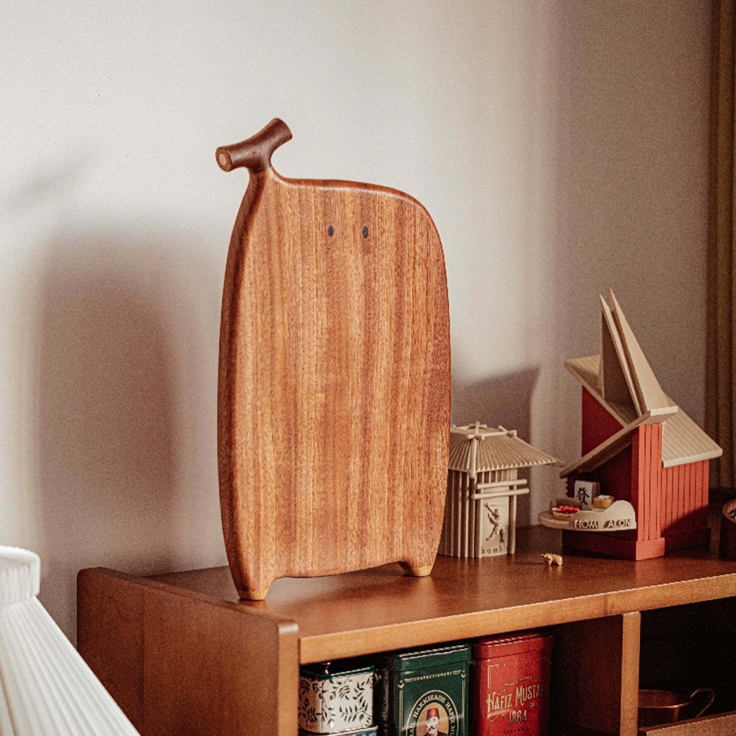 Small Eyes Cutting Board natutopia