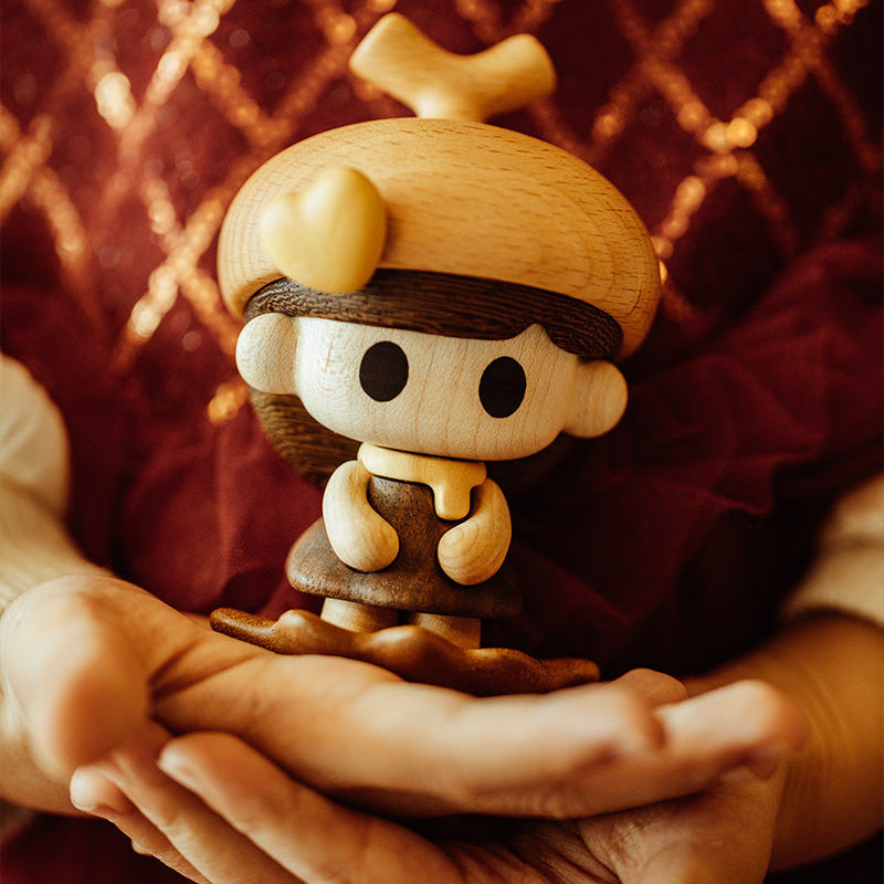 Winki Acorn Figurine