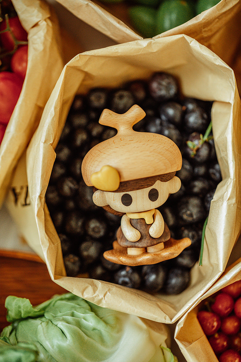 Winki Acorn Figurine