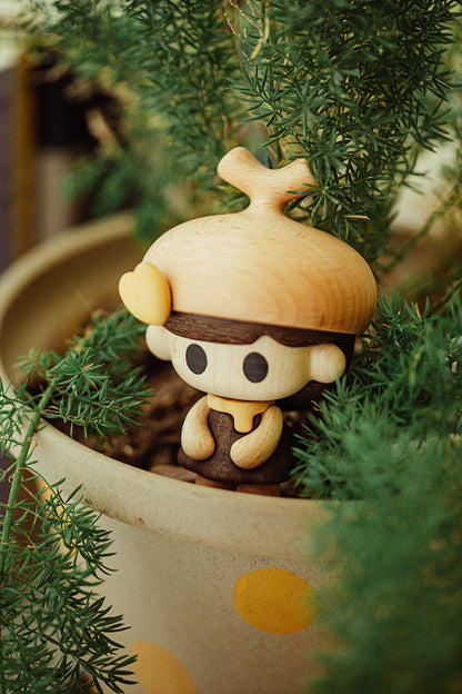 Winki Acorn Figurine