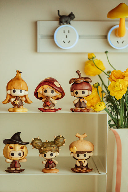 Winki Acorn Figurine